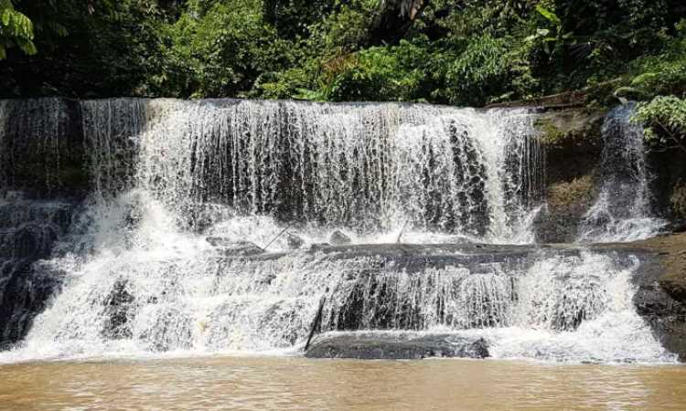 4 Wisata Air Terjun Terbaik di Lampung