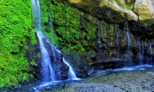 4 Air Terjun Unik di Jawa Tengah