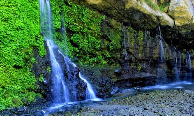 4 Air Terjun Unik di Jawa Tengah