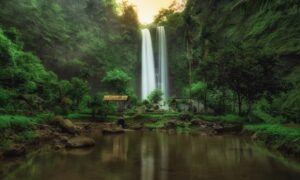 Pesona Curug Sanghyang Taraje yang Menawan di Garut