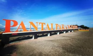 Pantai Parangtritis: Menikmati Keindahan Alam di Pantai Mistis Jawa