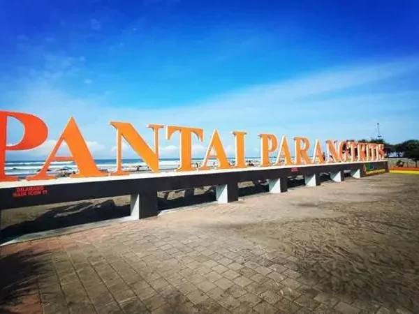Pantai Parangtritis: Menikmati Keindahan Alam di Pantai Mistis Jawa