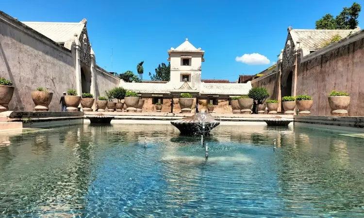 Mengungkap Pesona Tersembunyi Taman Sari Jogja: Wisata Sejarah yang Memikat Hati