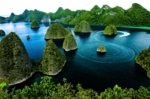 10 Destinasi Wisata Raja Ampat Paling Hits untuk Dikunjungi