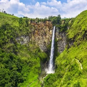 Air Terjun Sipiso Piso, Wisata Air Terjun Tertinggi Nan Eksotis di Karo