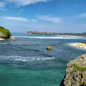 Pantai Ngandong, Pesona Pantai Pasir Putih Eksotis di Gunung Kidul