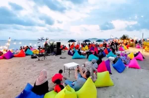 Pantai Sebalang, Menikmati Panorama Alam Sembari Kulineran di Lampung