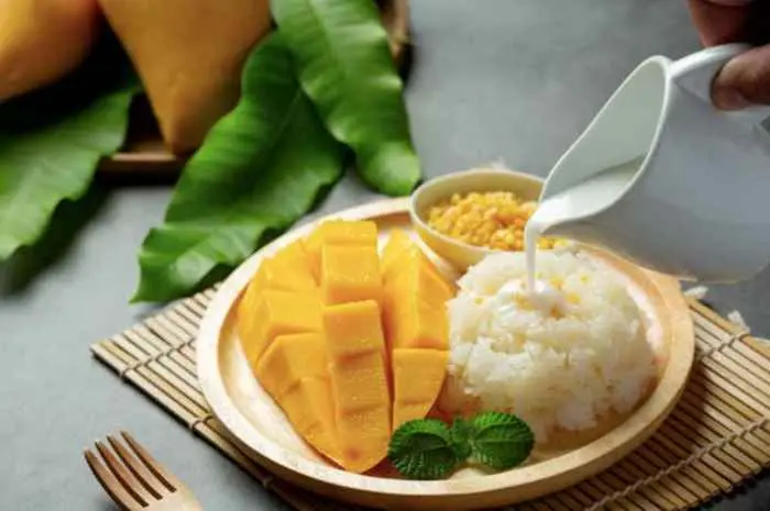 10 Makanan Khas Thailand yang Mencerminkan Kekayaan Budaya dan Tradisi