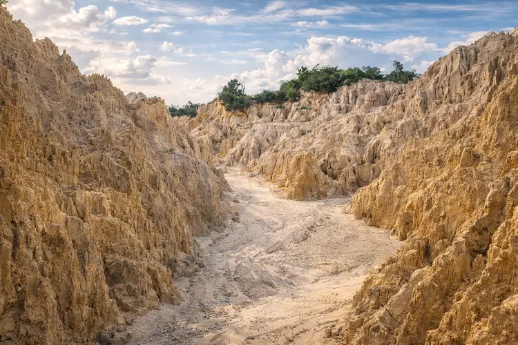 Tebing Karang Tanjung Pasir