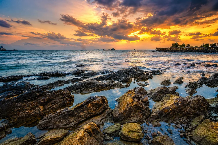 Pantai Banua Patra, Tempat Menikmati Sunset Romantis