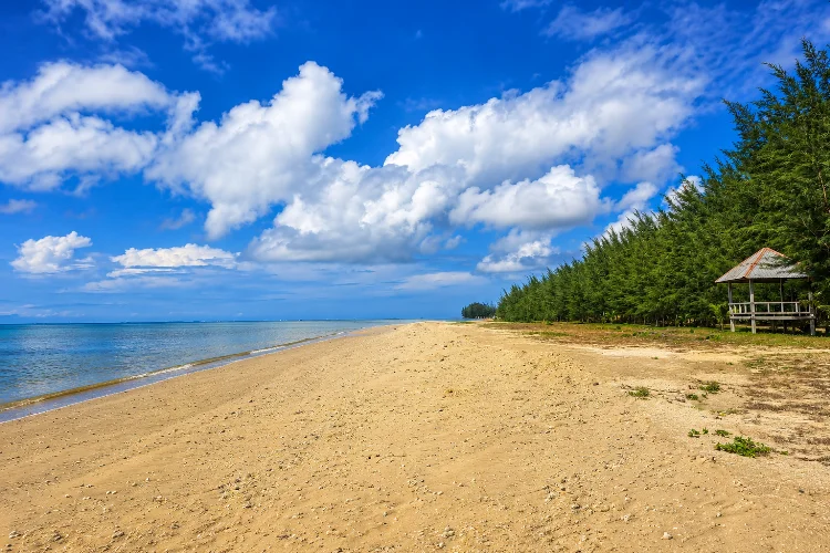Pantai Lamaru, Tempat Santai Favorit Keluarga