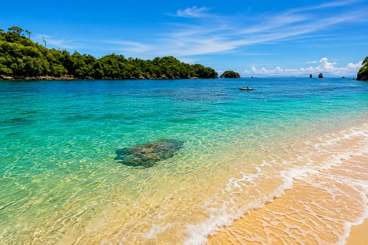 Pantai Tiga Warna, Pantai Cantik dengan Sistem Wisata Ramah Lingkungan